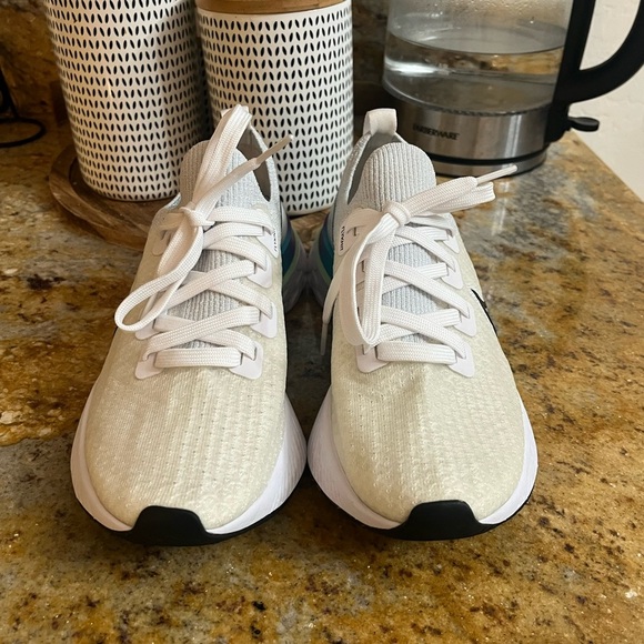 Nike Infinity React size 6.5 - Picture 2 of 9